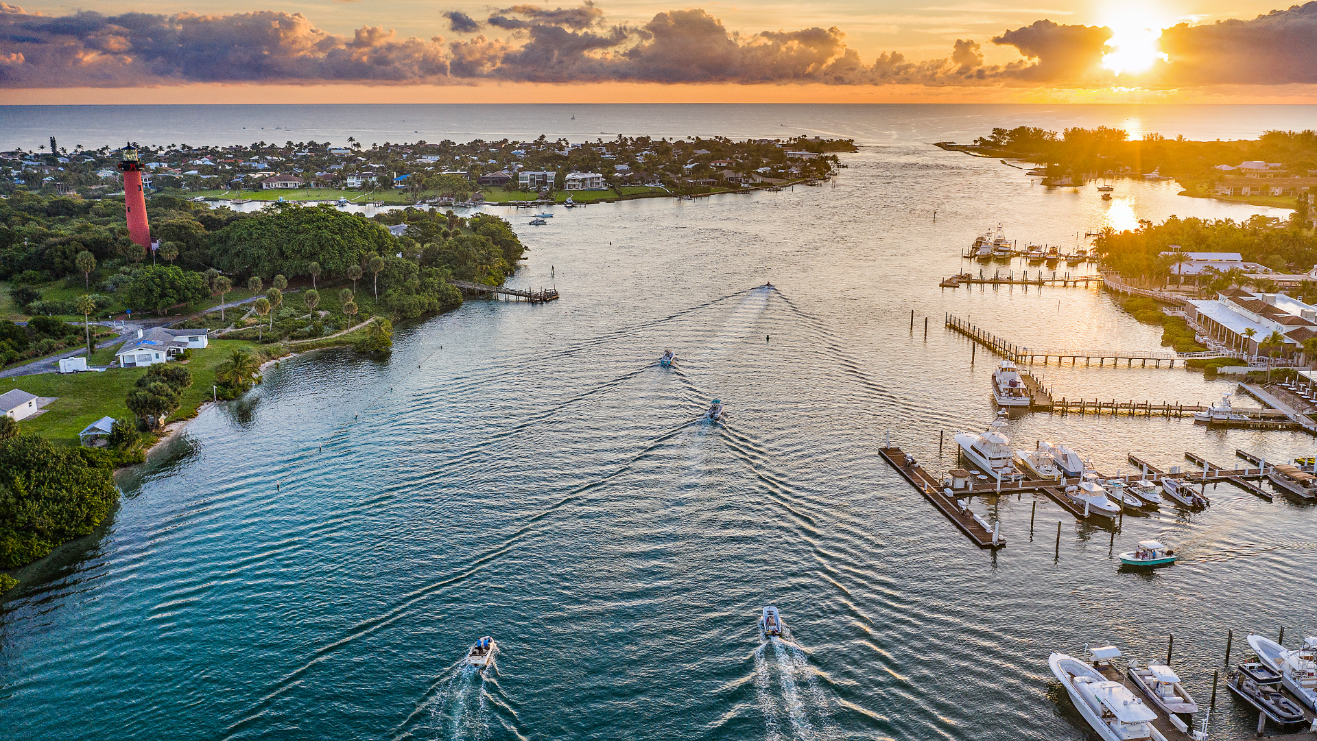 an aerial image of houses on the Loxahatchee River in Jupiter